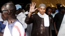 Karim Wade, le fils de l'ex-président sénégalais, porte plainte en France pour "détention arbitraire" Karim Wade, le fils de l'ex-président sénégalais, porte plainte en France pour "détention arbitraire"