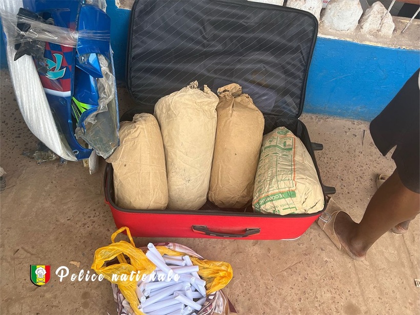 Kolda : un homme interpellé avec quatre (4) kilogrammes de chanvre indien et 69 cornets Kolda : un homme interpellé avec quatre (4) kilogrammes de chanvre indien et 69 cornets