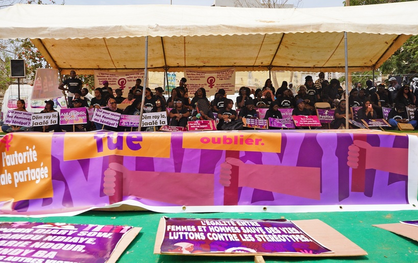 Féminicides au Sénégal : les organisations féministes exigent des lois plus strictes et une action immédiate de l'État Féminicides au Sénégal : les organisations féministes exigent des lois plus strictes et une action immédiate de l'État