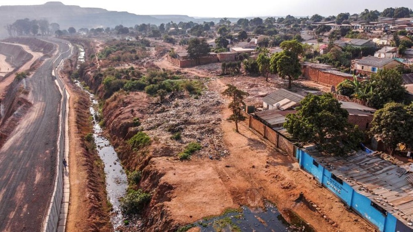 En RDC, l'extension des mines provoque le déplacement de population à Kolwezi En RDC, l'extension des mines provoque le déplacement de population à Kolwezi