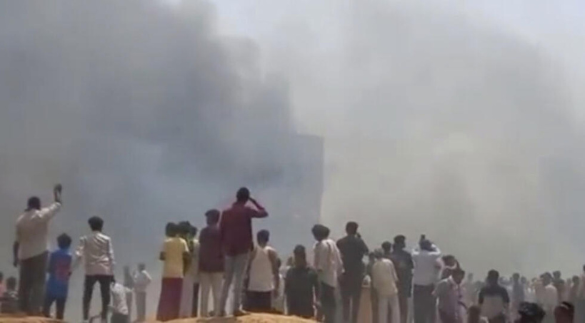Inde: un avion d'Air India avec 242 passagers à bord s'est écrasé dans une zone habitée d'Ahmedabad Inde: un avion d'Air India avec 242 passagers à bord s'est écrasé dans une zone habitée d'Ahmedabad