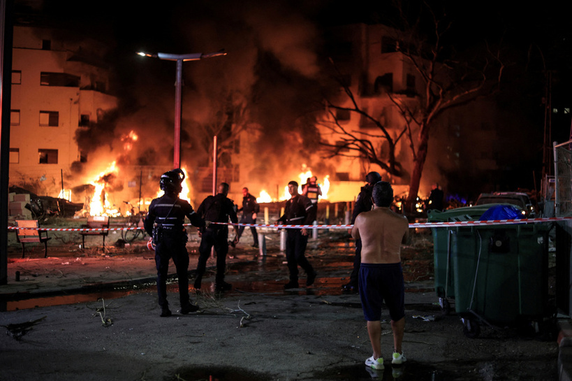 Israël-Iran: échange de nouvelles frappes au quatrième jour de la guerre Israël-Iran: échange de nouvelles frappes au quatrième jour de la guerre