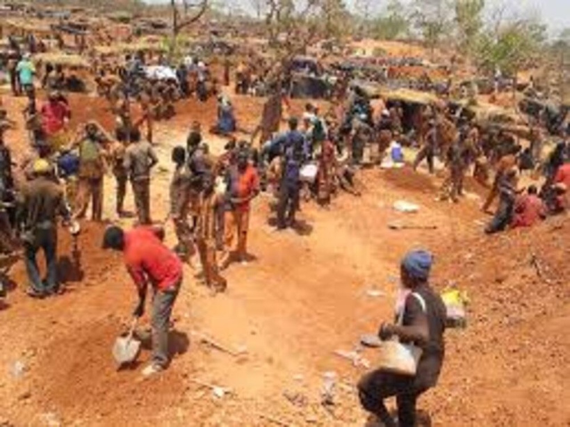 Ghana: une association porte plainte contre l'État et sa politique d'expulsion des orpailleurs étrangers Ghana: une association porte plainte contre l'État et sa politique d'expulsion des orpailleurs étrangers