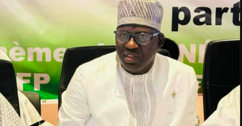 Mbaye Dione : « les nouveaux gouvernants méritent d’être aidés parce qu’ils ne savent pas où conduire ce pays » Mbaye Dione : « les nouveaux gouvernants méritent d’être aidés parce qu’ils ne savent pas où conduire ce pays »