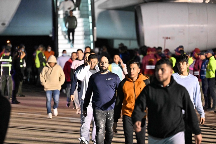 États-Unis : la Cour suprême autorise la reprise des expulsions de migrants vers des pays tiers États-Unis : la Cour suprême autorise la reprise des expulsions de migrants vers des pays tiers