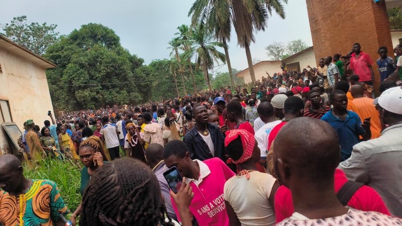 Centrafrique: au moins 10 morts et des dizaines de blessés au lycée Barthélémy Boganda de Bangui Centrafrique: au moins 10 morts et des dizaines de blessés au lycée Barthélémy Boganda de Bangui