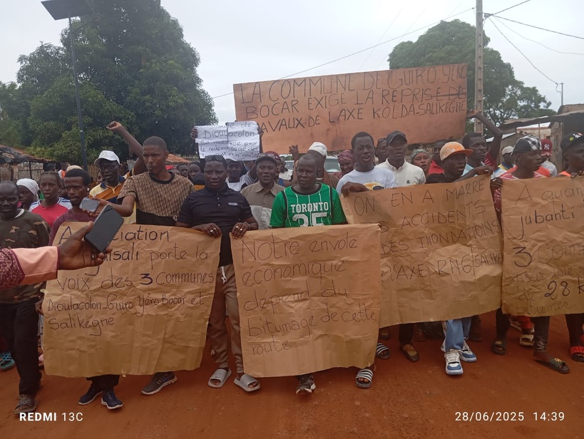 Bitumage de la route Kolda-Salikegné : les populations riveraines exigent l'achèvement des travaux Bitumage de la route Kolda-Salikegné : les populations riveraines exigent l'achèvement des travaux