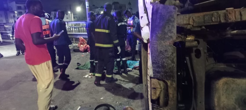 Accident à Dakar : une collision entre un car Ndiaga Ndiaye et un 4X4 fait un mort et 37 blessés dont 7 graves Accident à Dakar : une collision entre un car Ndiaga Ndiaye et un 4X4 fait un mort et 37 blessés dont 7 graves