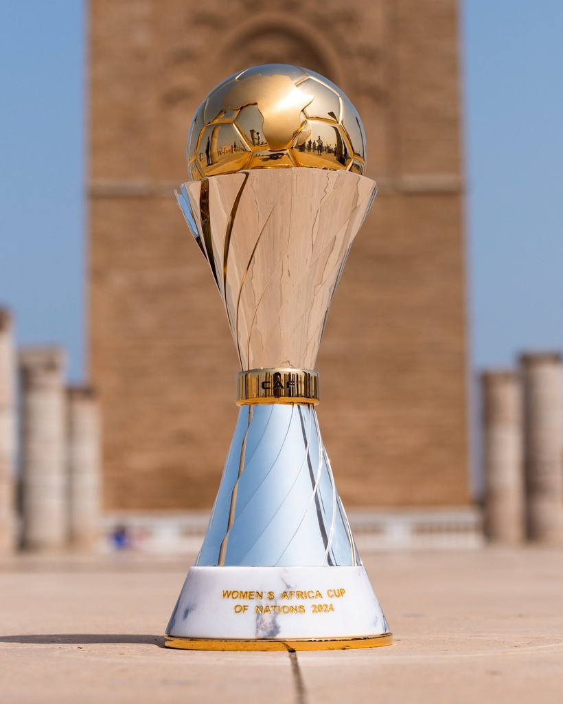 Foot : la CAF dévoile le nouveau trophée de la CAN Féminine 2024 Foot : la CAF dévoile le nouveau trophée de la CAN Féminine 2024