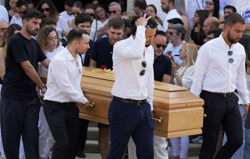 Obsèques de l’attaquant portugais : Liverpool, le Portugal et le monde du foot rendent un dernier hommage à Diogo Jota Obsèques de l’attaquant portugais : Liverpool, le Portugal et le monde du foot rendent un dernier hommage à Diogo Jota