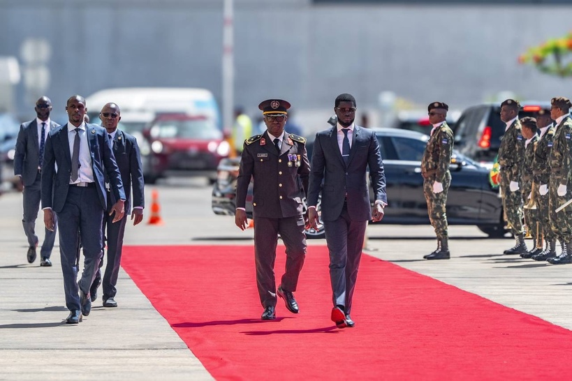 Diplomatie : le Président Bassirou Diomaye Faye a pris part au 50e anniversaire de l’indépendance du Cap-Vert Diplomatie : le Président Bassirou Diomaye Faye a pris part au 50e anniversaire de l’indépendance du Cap-Vert