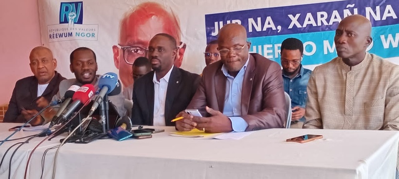 Affaire Jakaarlo : les cadres de la République des Valeurs s’insurgent contre la mise en demeure de TFM Affaire Jakaarlo : les cadres de la République des Valeurs s’insurgent contre la mise en demeure de TFM