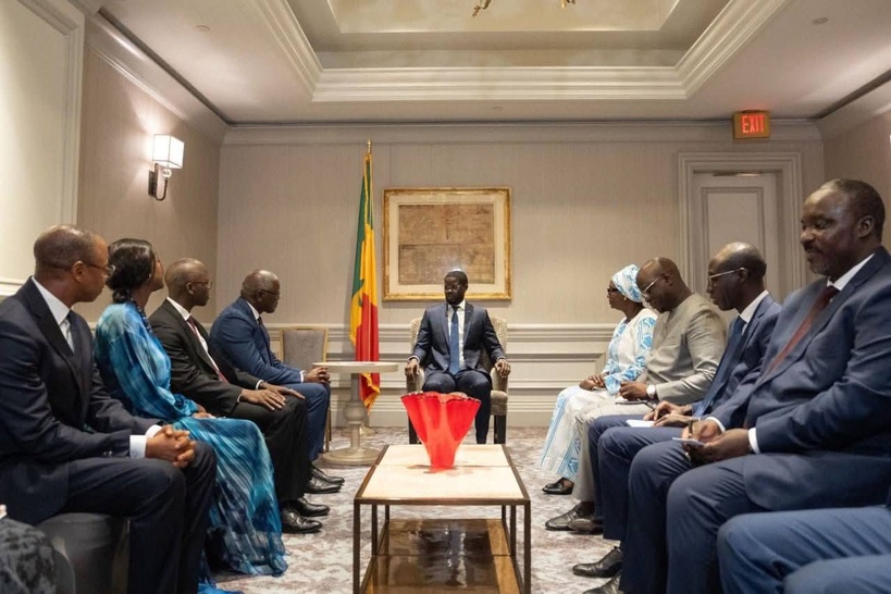 À Washington, le Président Diomaye échange avec les cadres sénégalais du FMI et de la Banque mondiale sur les enjeux économiques À Washington, le Président Diomaye échange avec les cadres sénégalais du FMI et de la Banque mondiale sur les enjeux économiques