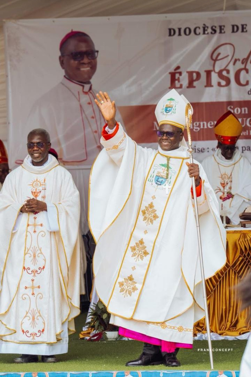 Le diocèse de Saint-Louis accueille son nouvel évêque, Mgr Augustin Simmel Ndiaye Le diocèse de Saint-Louis accueille son nouvel évêque, Mgr Augustin Simmel Ndiaye