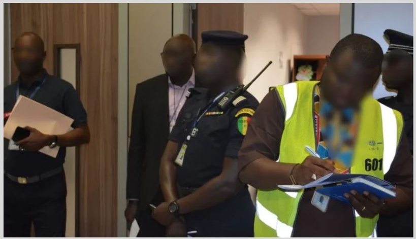 La police démantèle un réseau de faussaires de cartes consulaires guinéennes à Sacré-Cœur La police démantèle un réseau de faussaires de cartes consulaires guinéennes à Sacré-Cœur