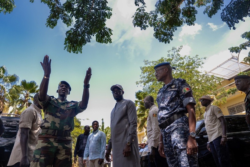 Visite de reconnaissance : le Président Diomaye Faye sur les emprises restituées par la France (images) Visite de reconnaissance : le Président Diomaye Faye sur les emprises restituées par la France (images)