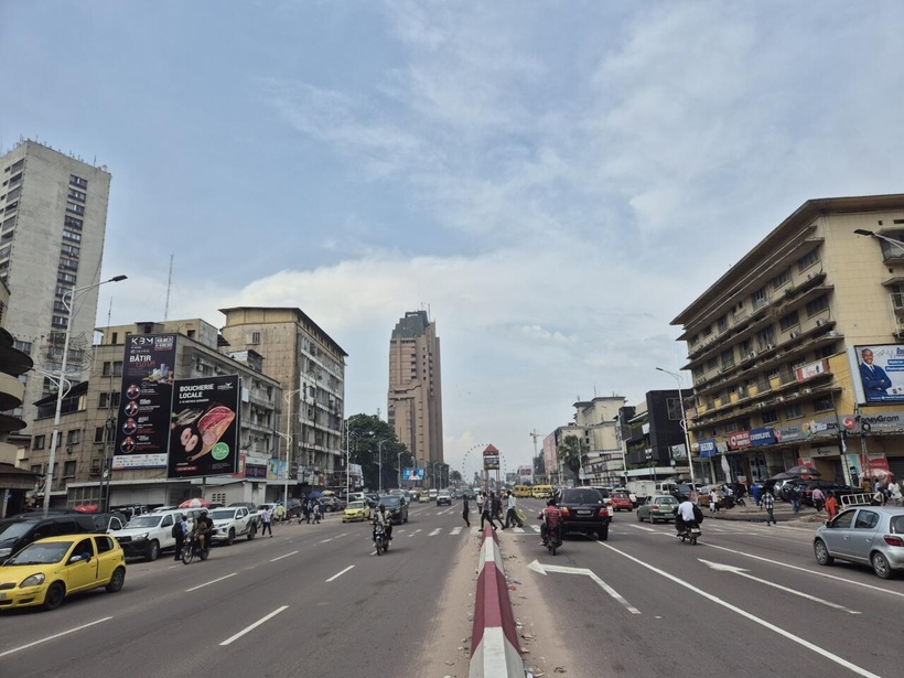 RDC: une enquête accuse un ministre d’avoir profité de surfacturation dans un projet d’autoroute RDC: une enquête accuse un ministre d’avoir profité de surfacturation dans un projet d’autoroute