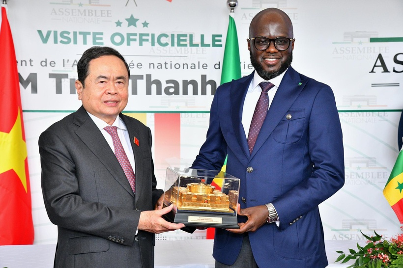 Diplomatie parlementaire : le Sénégal et le Vietnam scellent une nouvelle ère de coopération parlementaire et économique Diplomatie parlementaire : le Sénégal et le Vietnam scellent une nouvelle ère de coopération parlementaire et économique