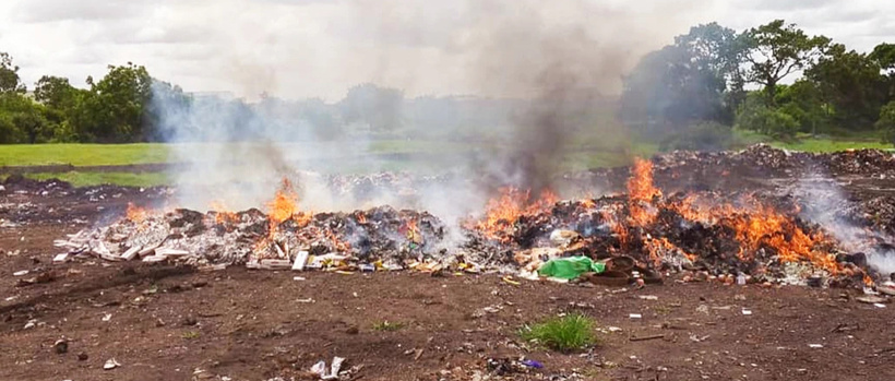 Kédougou : 20 tonnes de produits illicites incinérées, d’une valeur de 44 millions FCFA Kédougou : 20 tonnes de produits illicites incinérées, d’une valeur de 44 millions FCFA