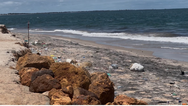 Djiffer, une vue de carte postale au  bord de la mer