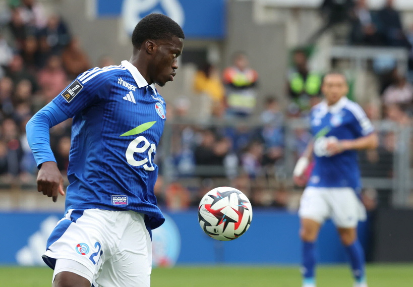 Mercato : Mamadou Sarr revient à Strasbourg en prêt après son transfert à Chelsea Mercato : Mamadou Sarr revient à Strasbourg en prêt après son transfert à Chelsea