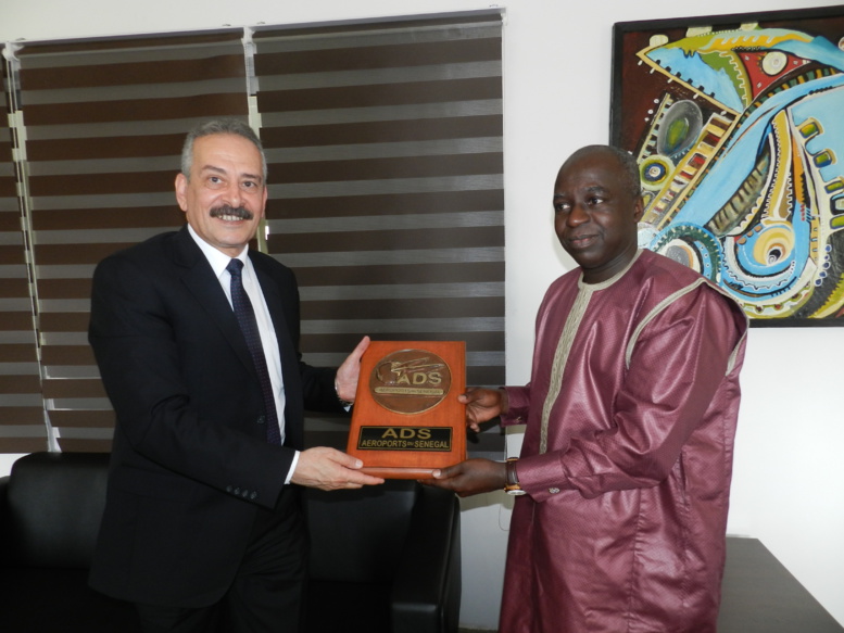Aéroports du Sénégal (ADS) : Le Président de la CAFAC se félicite des réalisations… Aéroports du Sénégal (ADS) : Le Président de la CAFAC se félicite des réalisations…