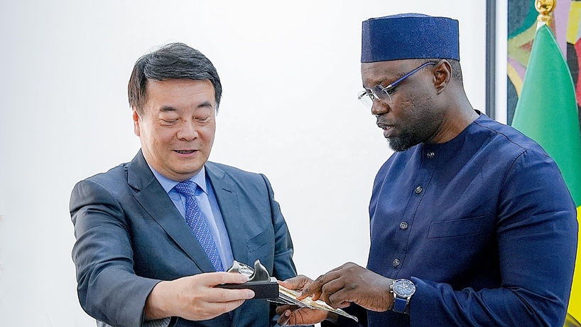 Partenariat sino-sénégalais : Sonko et l’ambassadeur Li Zhigang concrétisent le projet d’aciérie Partenariat sino-sénégalais : Sonko et l’ambassadeur Li Zhigang concrétisent le projet d’aciérie