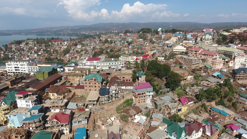 Est de la RDC: un millier d'habitations sinistrées après un incendie à Bukavu Est de la RDC: un millier d'habitations sinistrées après un incendie à Bukavu