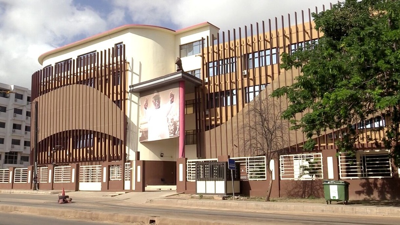 Élection d'Abass Fall comme nouveau maire de Dakar : l’Apr dénonce un « hold-up » Élection d'Abass Fall comme nouveau maire de Dakar : l’Apr dénonce un « hold-up »