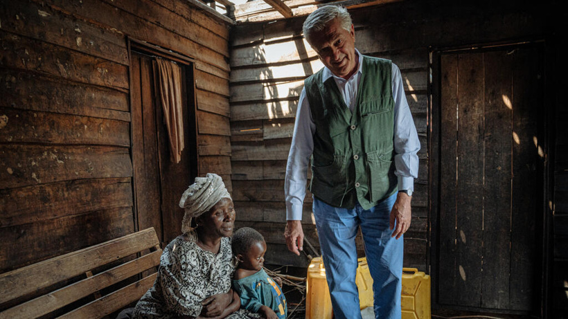 RDC: en visite à Saké, le chef du HCR appelle à une aide immédiate humanitaire pour les déplacés et les réfugiés RDC: en visite à Saké, le chef du HCR appelle à une aide immédiate humanitaire pour les déplacés et les réfugiés