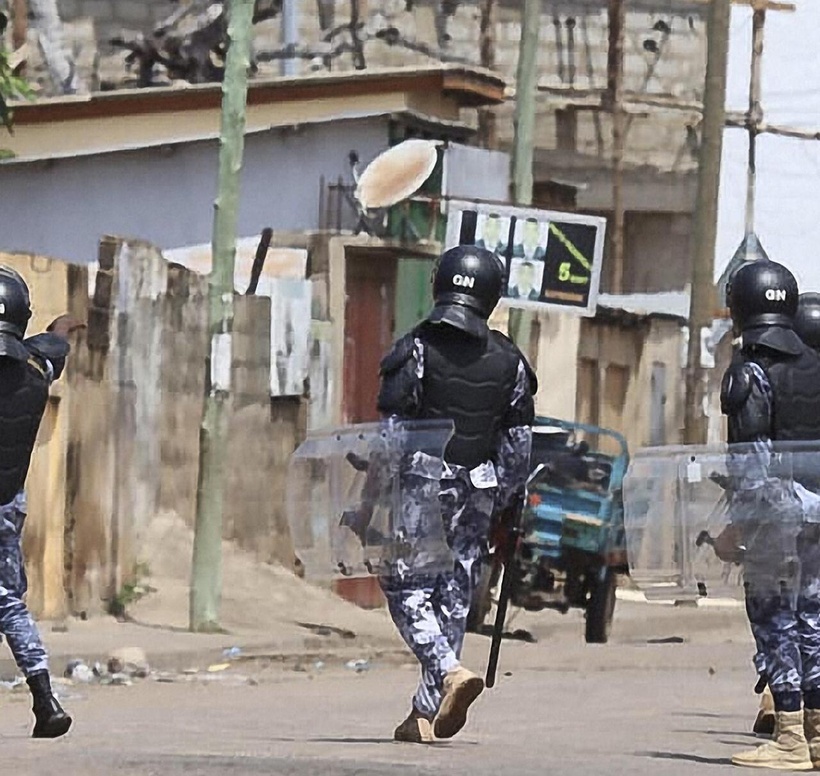 Togo: une marche pour la liberté empêchée de partir à Lomé après l’encerclement des domiciles d’opposants Togo: une marche pour la liberté empêchée de partir à Lomé après l’encerclement des domiciles d’opposants