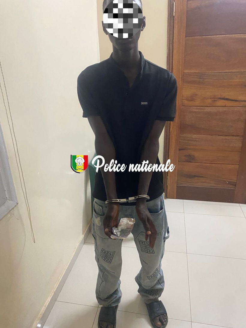 Mbour : la Sûreté urbaine interpelle deux individus pour trafic de stupéfiants Mbour : la Sûreté urbaine interpelle deux individus pour trafic de stupéfiants