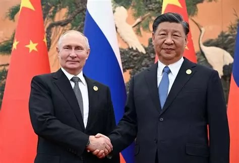 À Pékin, Vladimir Poutine et Xi Jinping affichent à nouveau leur unité face aux pressions occidentales