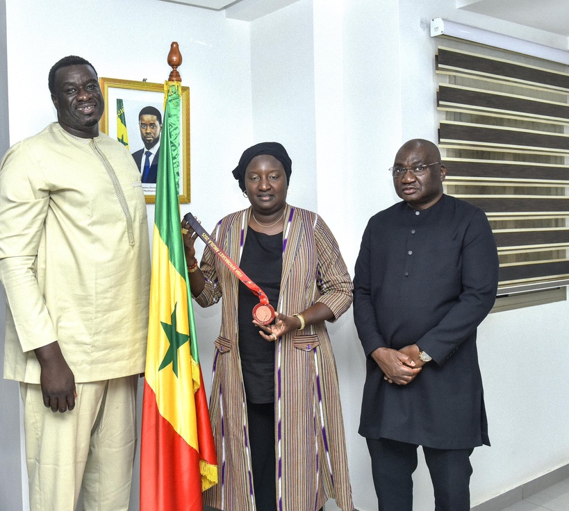 Afrobasket : Khady Diène Gaye salue la médaille de bronze des « Lions » et appelle à une évaluation sans complaisance Afrobasket : Khady Diène Gaye salue la médaille de bronze des « Lions » et appelle à une évaluation sans complaisance