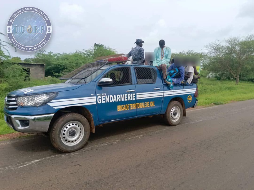 Émigration irrégulière: 23 candidats et un présumé organisateur arrêtés à Mbodiène Émigration irrégulière: 23 candidats et un présumé organisateur arrêtés à Mbodiène
