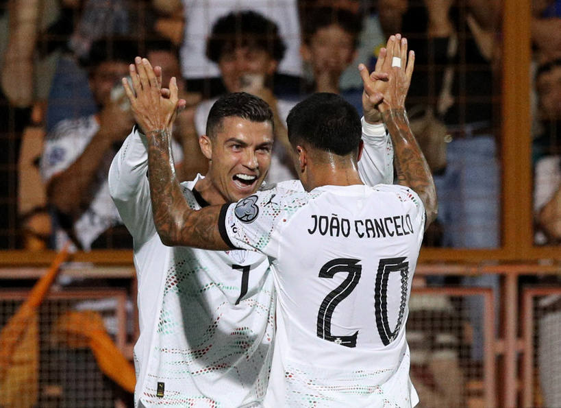 Qualifs Mondial 2026 : Cristiano Ronaldo inscrit son 140e but avec le Portugal Qualifs Mondial 2026 : Cristiano Ronaldo inscrit son 140e but avec le Portugal