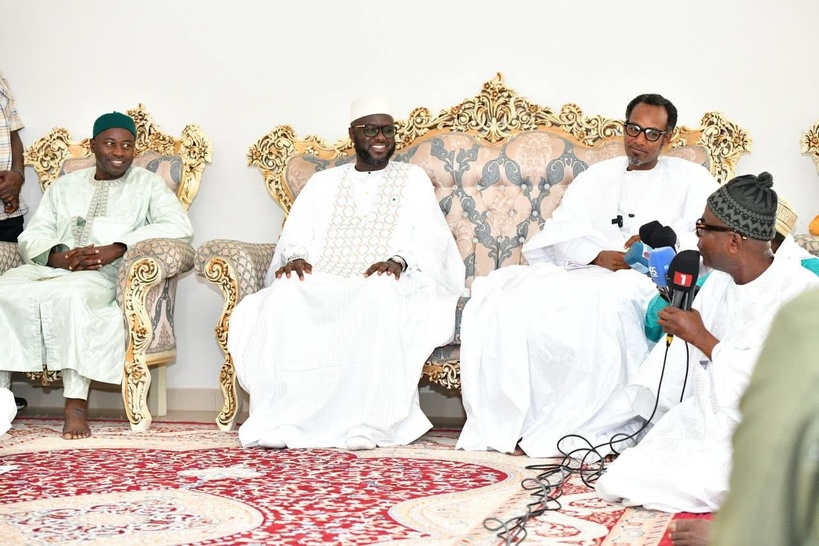 Gamou Ndiassane : El Malick Ndiaye reçu par le Khalife Serigne Cheikh Bou Sidy Makhtar Kounta Gamou Ndiassane : El Malick Ndiaye reçu par le Khalife Serigne Cheikh Bou Sidy Makhtar Kounta