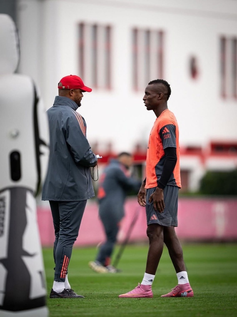 Vicent Kompany mise sur Nicolas Jackson au Bayern Munich Vicent Kompany mise sur Nicolas Jackson au Bayern Munich