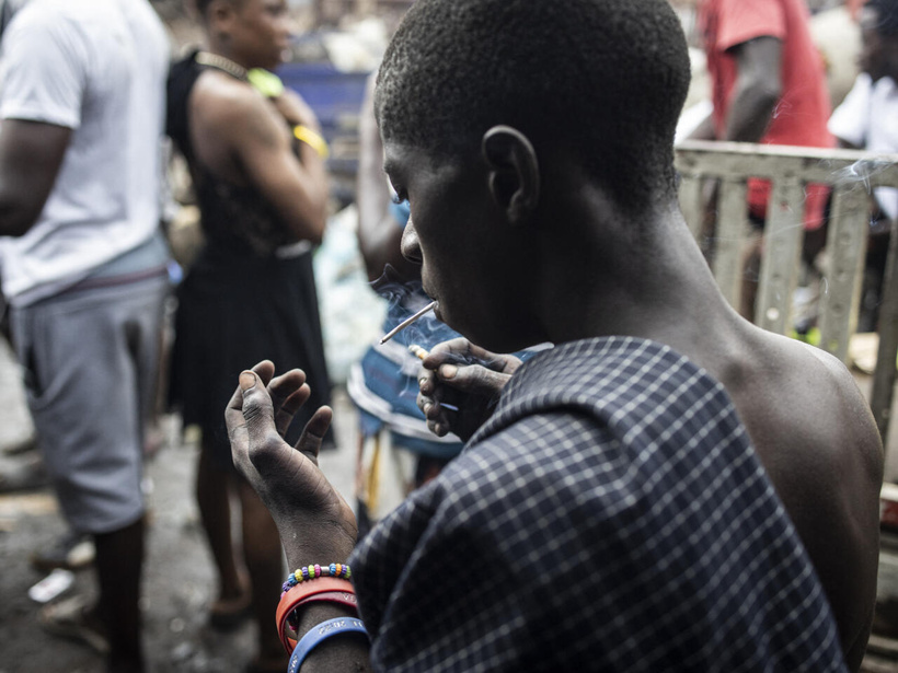 En Afrique de l’Ouest, le trafic de drogues s'accompagne désormais d'une consommation hors de contrôle