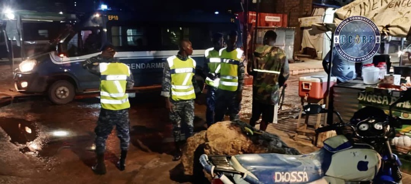 Opération coup de poing de la Gendarmerie de Dakar : 20 interpellations,128 véhicules contrôlés et 8 permis de conduire saisis Opération coup de poing de la Gendarmerie de Dakar : 20 interpellations,128 véhicules contrôlés et 8 permis de conduire saisis