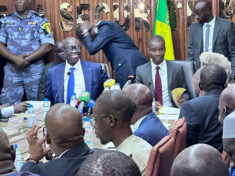 Passation au ministère de l’Intérieur : Me Bamba Cissé s’engage pour une sécurité publique efficace et respectueuse des citoyens Passation au ministère de l’Intérieur : Me Bamba Cissé s’engage pour une sécurité publique efficace et respectueuse des citoyens