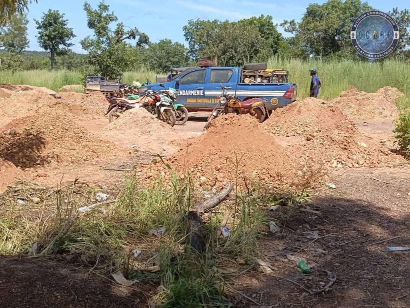 Saraya : la Gendarmerie démantèle des sites clandestins, 40 groupes électrogènes et 18 tricycles saisis Saraya : la Gendarmerie démantèle des sites clandestins, 40 groupes électrogènes et 18 tricycles saisis