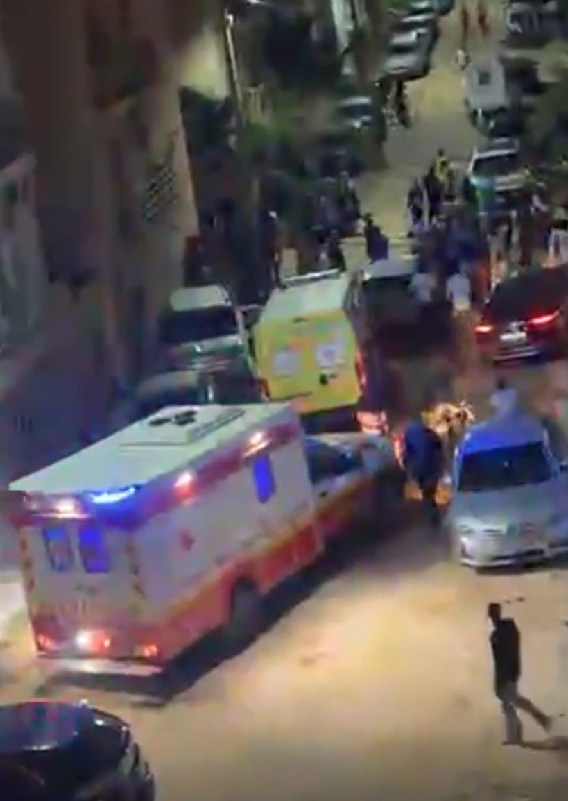 Cité Mixta : une jeune femme qui parlait au téléphone chute du troisième étage Cité Mixta : une jeune femme qui parlait au téléphone chute du troisième étage