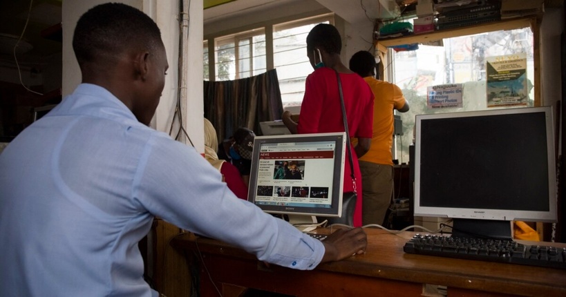 Référendum en Guinée : la journée assombri par la coupure d'internet et des réseaux sociaux dans tout le pays Référendum en Guinée : la journée assombri par la coupure d'internet et des réseaux sociaux dans tout le pays