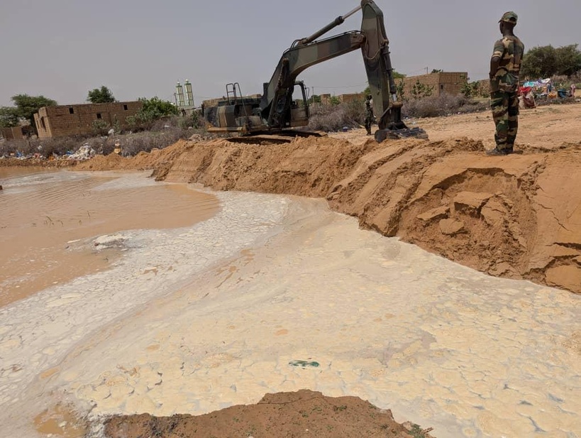 Inondations : l’armée sénégalaise érige des digues de protection à Matam et Podor Inondations : l’armée sénégalaise érige des digues de protection à Matam et Podor