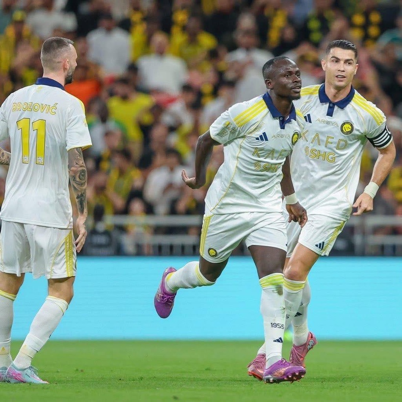 Al Nassr domine Al Ittihad : Sadio Mané buteur et passeur décisif Al Nassr domine Al Ittihad : Sadio Mané buteur et passeur décisif