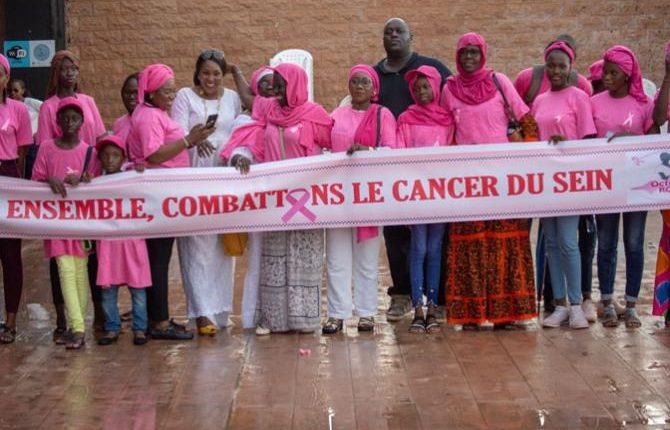 Octobre Rose: en RDC, les spécialistes de santé alertent sur les freins au dépistage du cancer du sein