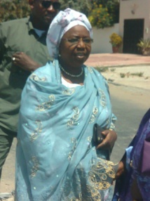 Échauffourées à Gibaltar : Awa Marie Coll Seck déplore la violence entre le camp de Bamba Fall et de Seydou Gueye Échauffourées à Gibaltar : Awa Marie Coll Seck déplore la violence entre le camp de Bamba Fall et de Seydou Gueye