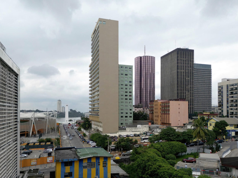«Stressant» ou «rassurant»: des Abidjanais commentent la présence policière pour la présidentielle ivoirienne «Stressant» ou «rassurant»: des Abidjanais commentent la présence policière pour la présidentielle ivoirienne