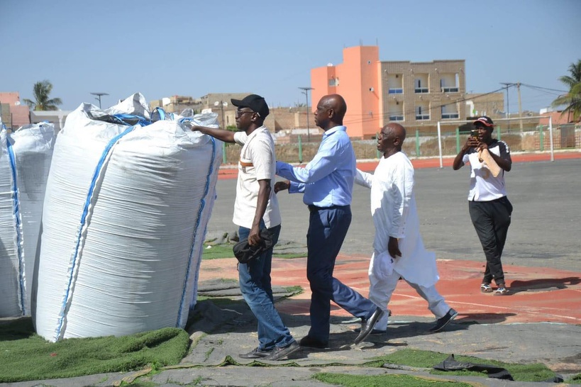 Saint-Louis : Mansour Faye reprend ses activités et accélère les travaux du stade Mawade Wade Saint-Louis : Mansour Faye reprend ses activités et accélère les travaux du stade Mawade Wade